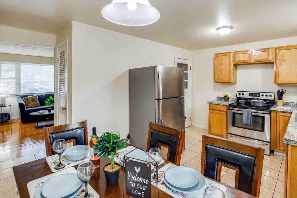 Villa {Hot Tub In Ranch} Mins To Airport/Uofr/Strng/Dwtn Rochester Exterior foto
